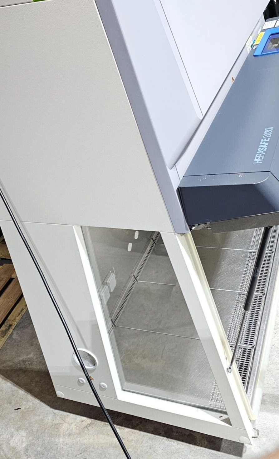 Thermo Scientific Herasafe 2030i 1.5 Micro-Biological Safety Cabinet MFD 2020