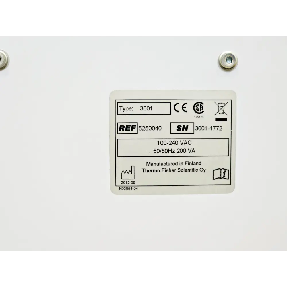 Varioskan Flash serial label showing Type 3001, REF 5250040, SN 3001-1772, 100-240V, MFD 2012-09