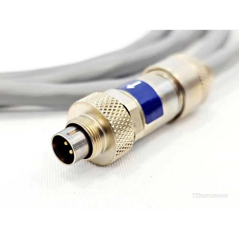 VIAVI E980TUXOSX close-up of 3-pin circular locking connector with knurled collar and blue marker band