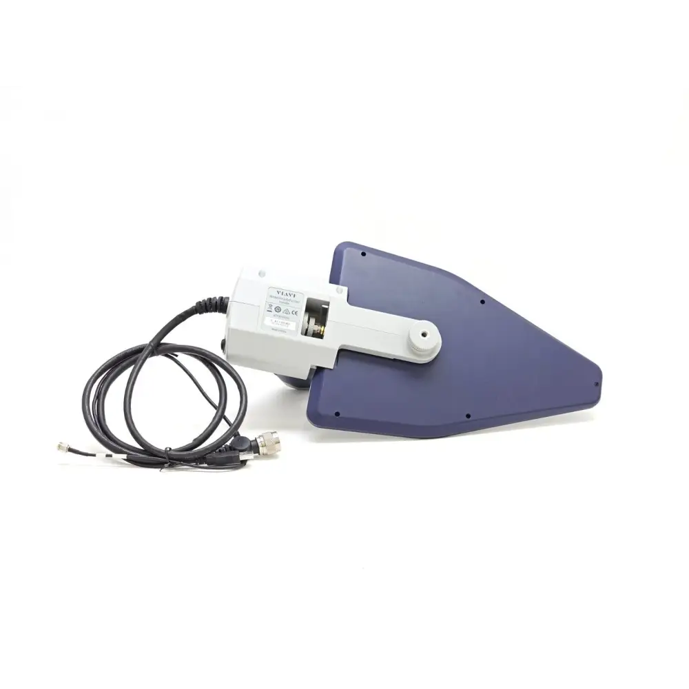 Viavi IA811 InterferenceAdvisor kit side view with accessories