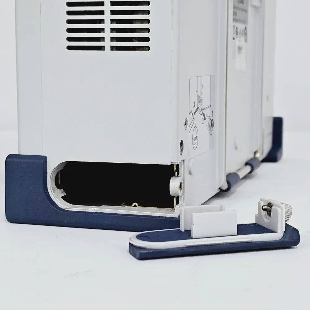 Viavi JDSU JD785B 8GHz analyzer showing RF input connector close-up