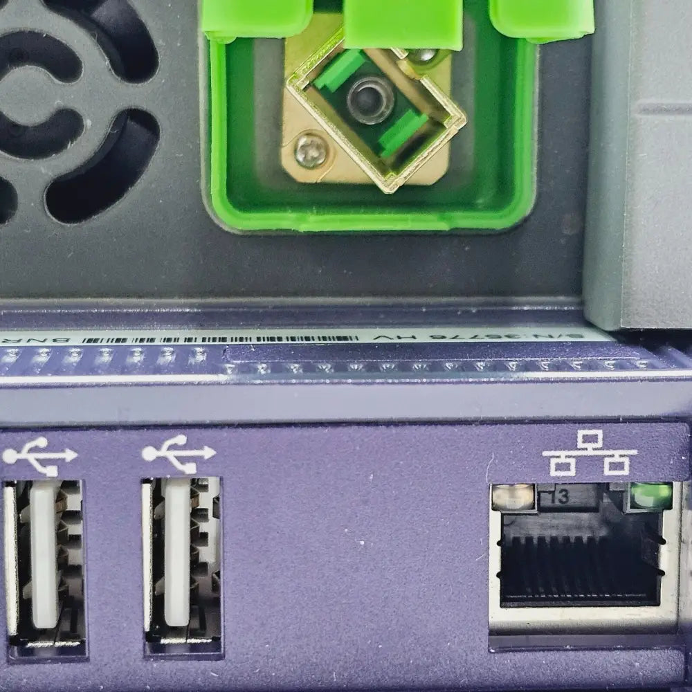 Viavi MTS 2000 4136 FMP2 OTDR module inserted into mainframe chassis