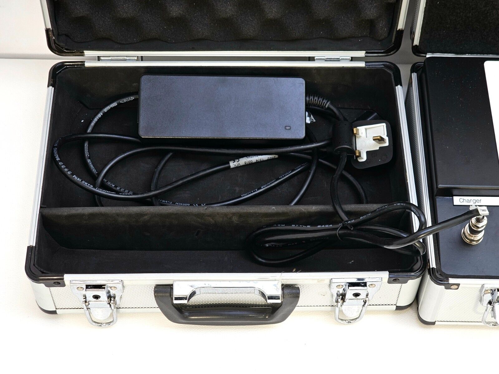 ZIZTEL ZTL-350 ZAGA LOUDSPEAKER NETWORK TEST SET + ZTL-380-48BP Battery Pack