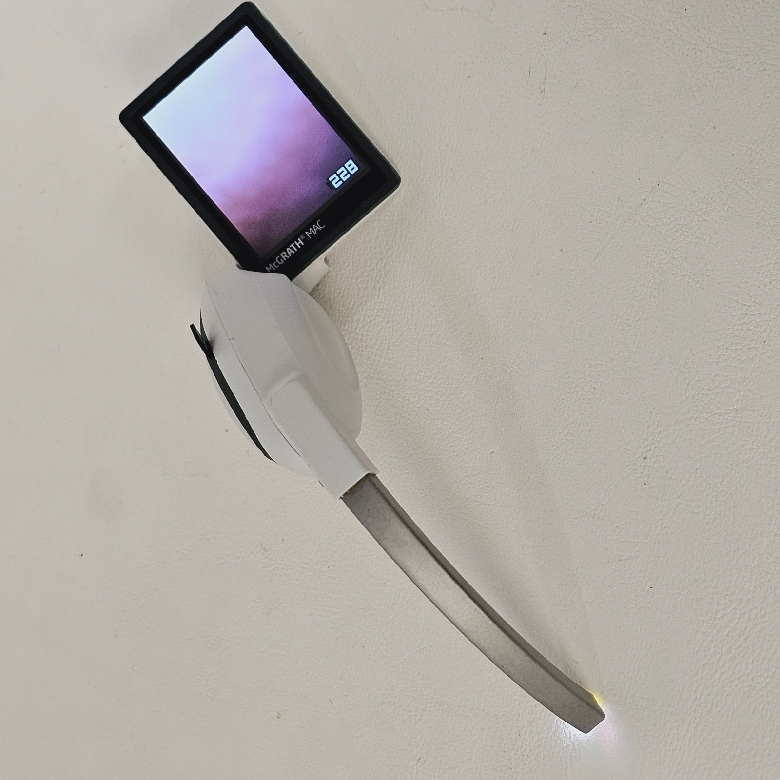 McGrath Mac Portable Video Laryngo Scope with 250 Min Battery