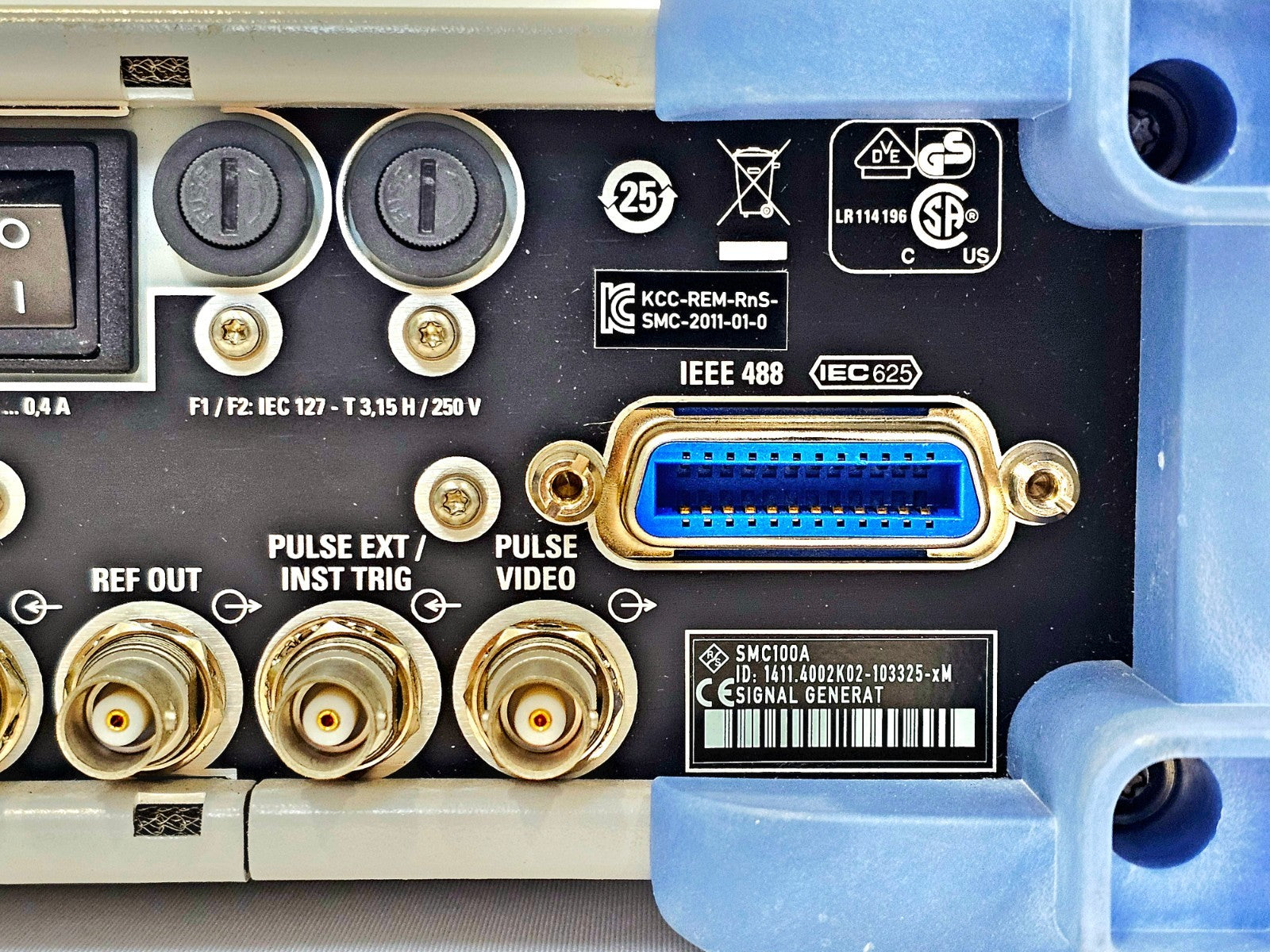 Rohde & Schwarz SMC100A 9 khz - 3.2 GHz Signal Generator SMC-B103 Option R&S SMC