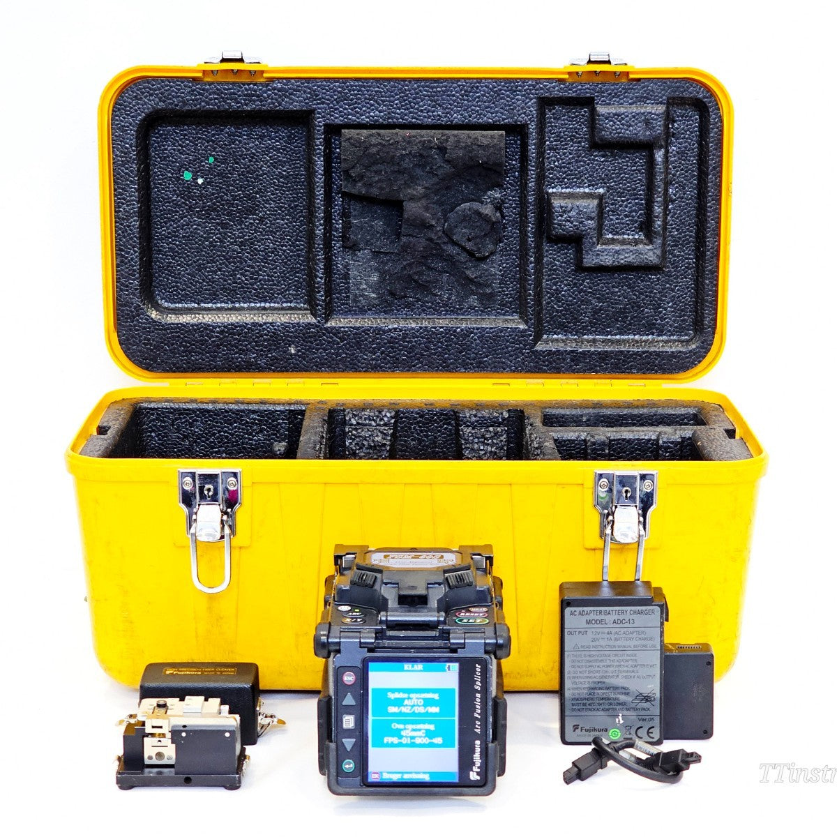 Fujikura FSM-60S Fusion Splicer + CT-07 | TT Instruments