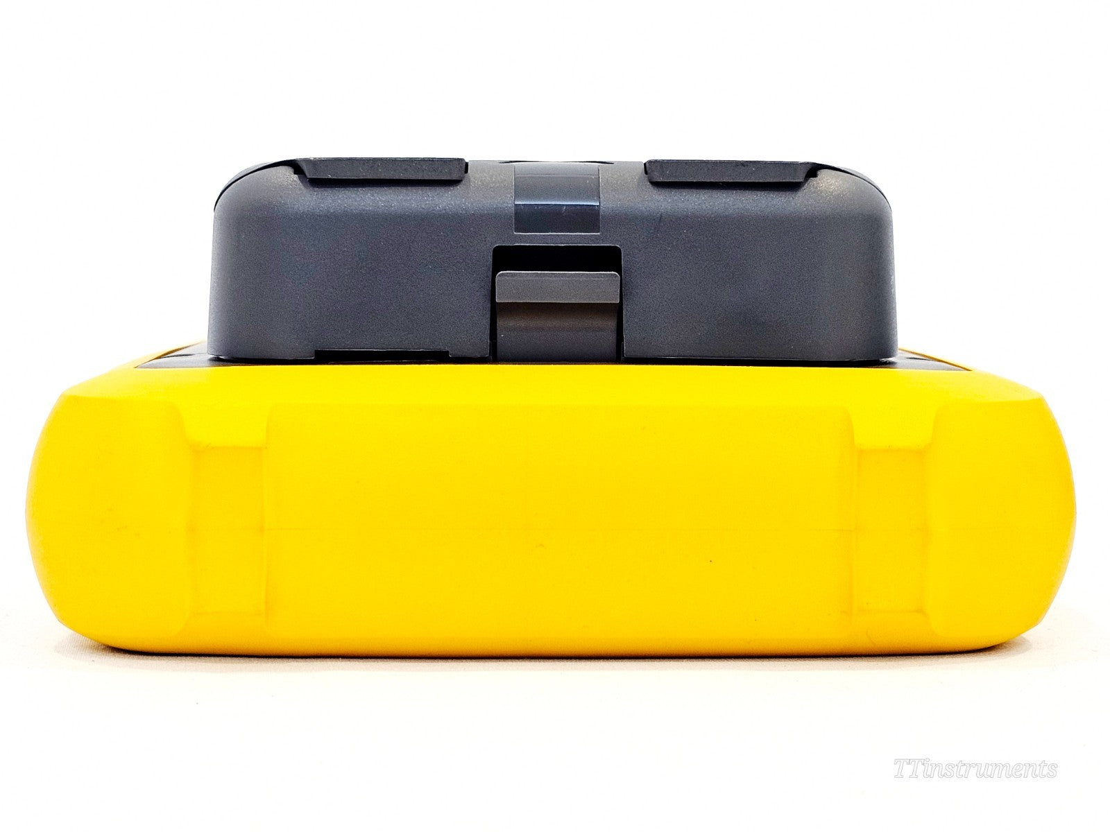 Fluke 1736 power logger USB and communication port detail