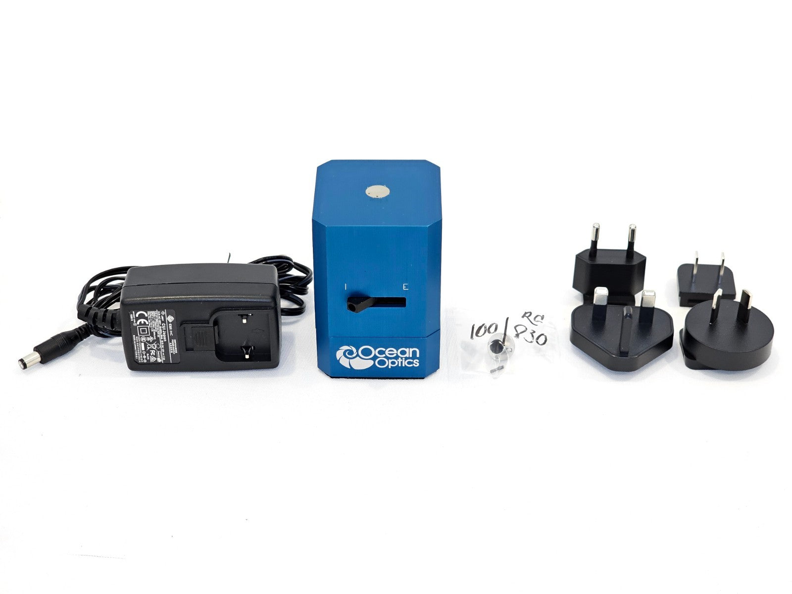 Ocean Optics NIRQuest NQ512 Near Infrared Spectrometer 900-1700nm + Light Source