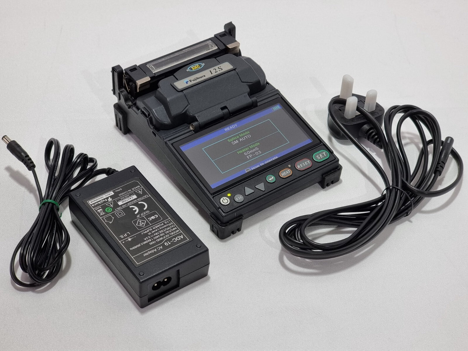 Fujikura 12S SM MM Fiber Optic Fusion Splicer + 250 and 900 Fiber Holders
