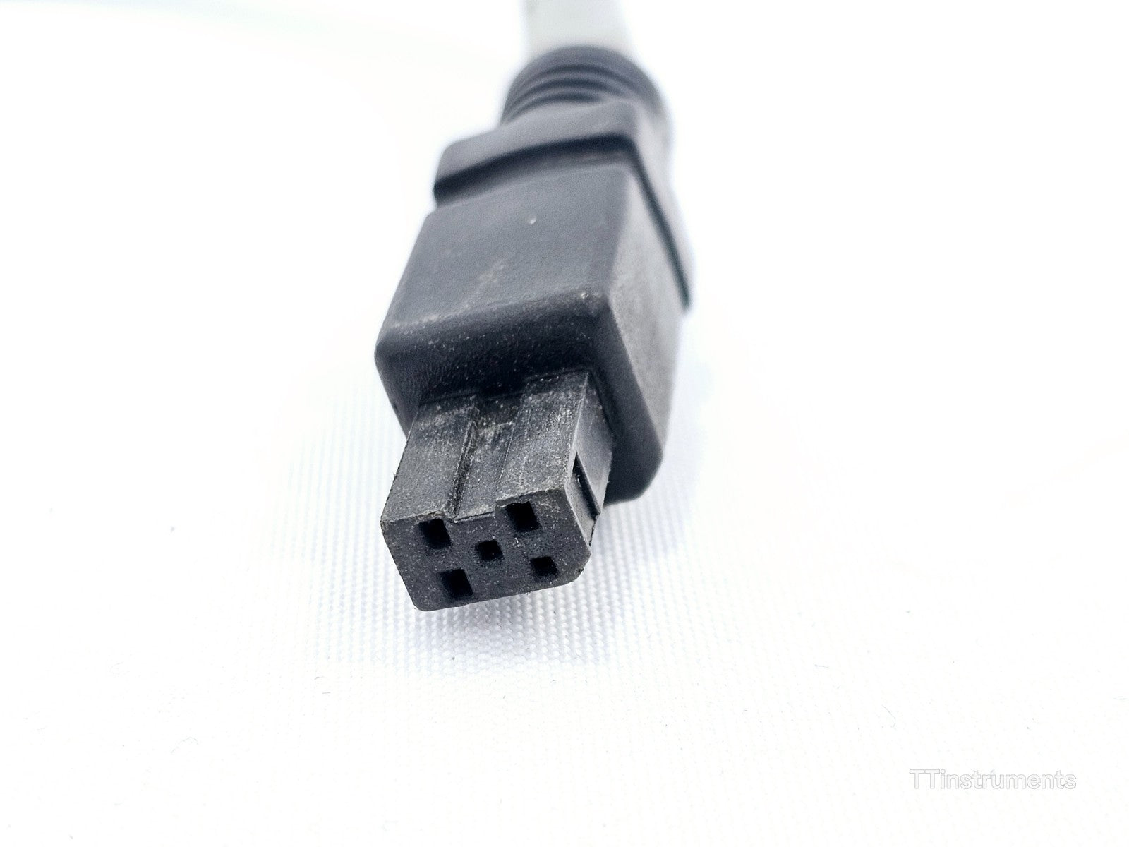 Fujikura DCC-14 cable connector plug detail for BTR-08 battery pack