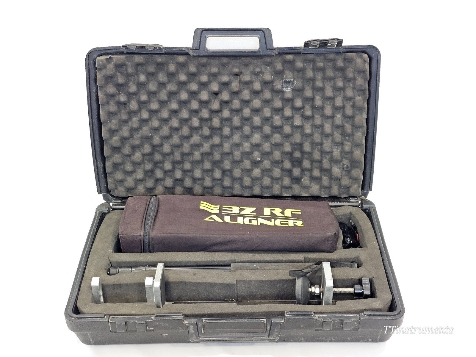 Viavi 3Z RF Vision RFA-1000 antenna aligner full kit laid out showing all included items