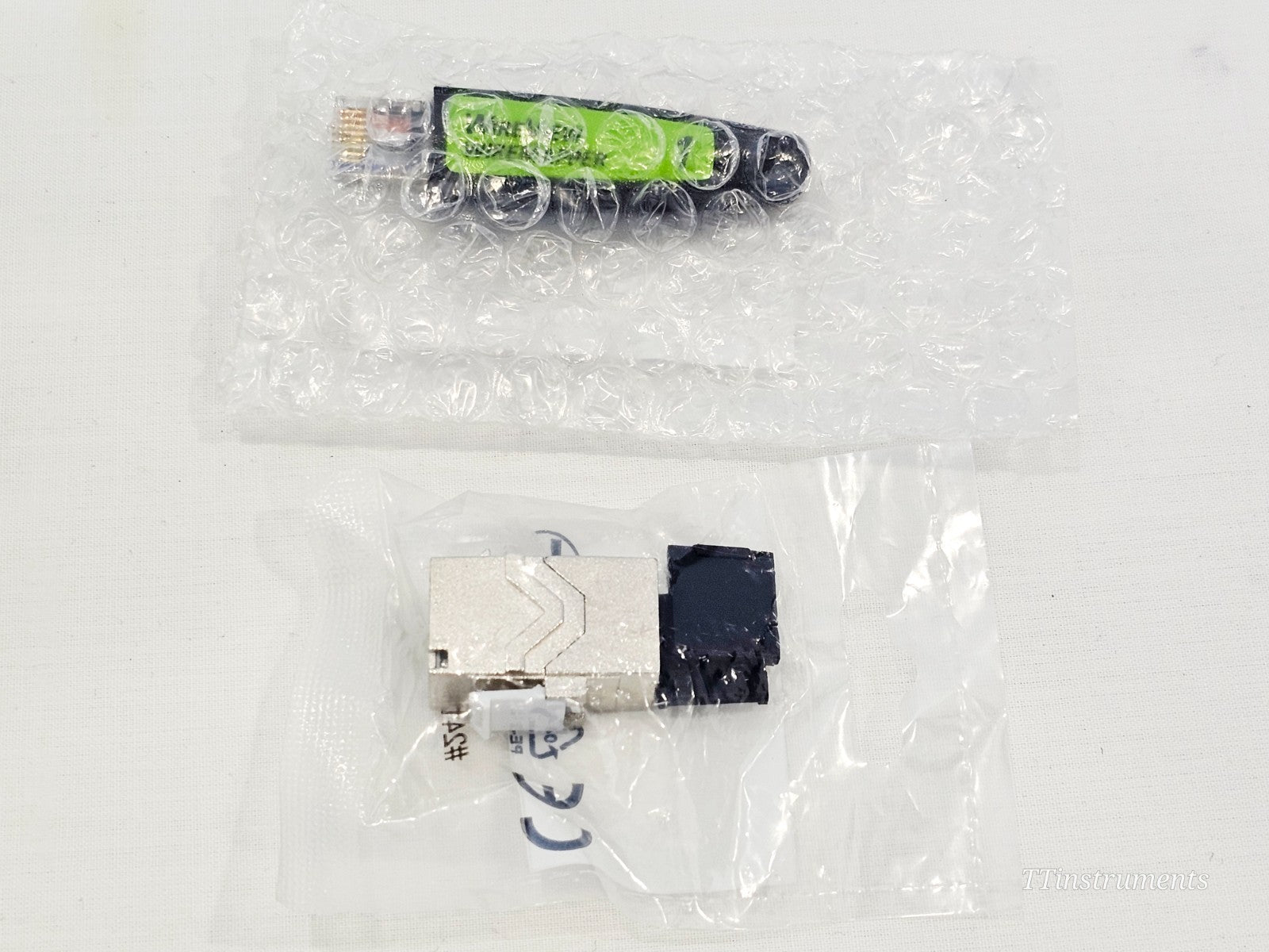 NetAlly LinkRunner accessories and included items used network tester bundle