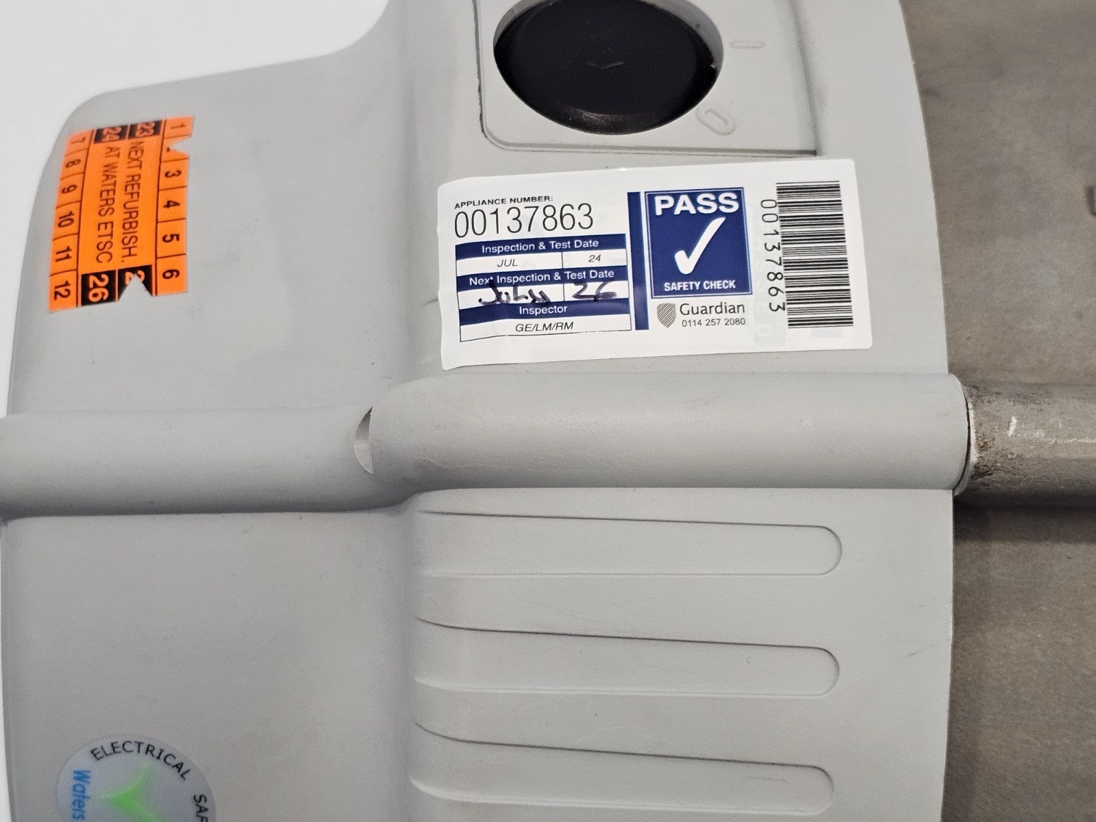 Edwards XDS100B Dry Scroll Vacuum Pump MFG 2012 A732-01-983