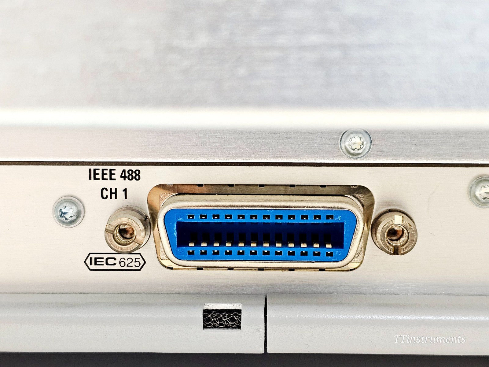 Rohde & Schwarz CMW290 Radio Communication Tester 1201.0002K29 RF Test Signal +