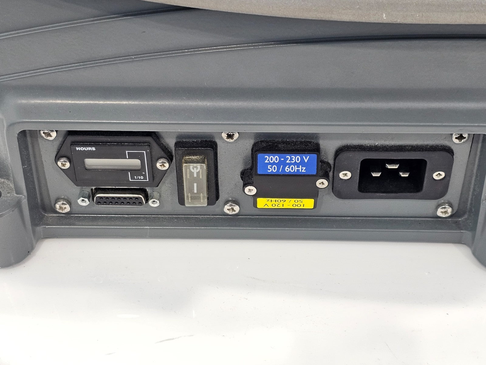 Edwards XDS100B Dry Scroll Vacuum Pump MFG 2012 A732-01-983