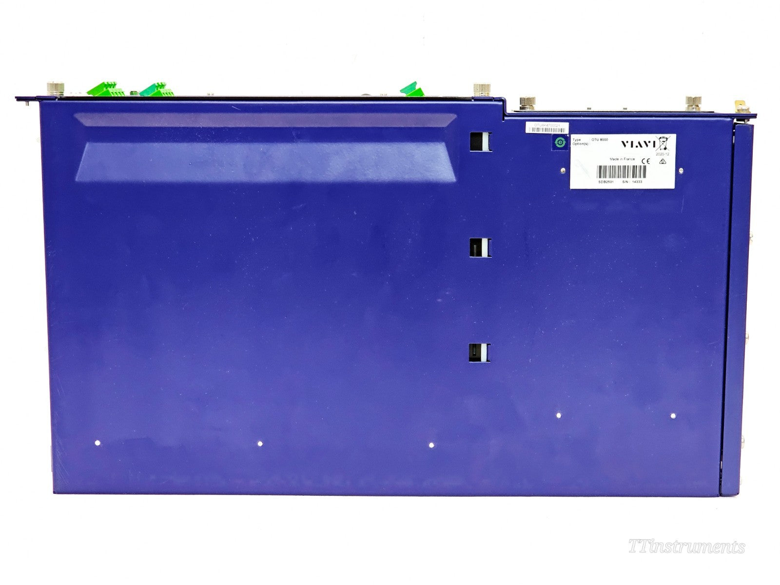 Viavi OTU 8000E v2 right side panel with type label showing OTU 8000, S/N 14333, Made in France, December 2020