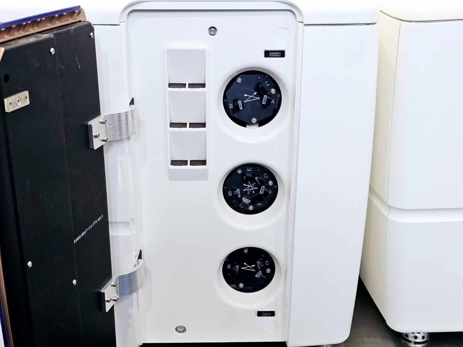 BD Becton Dickinson FACSMelody Cytometer Cell Sorter System 661768 3 Lasers