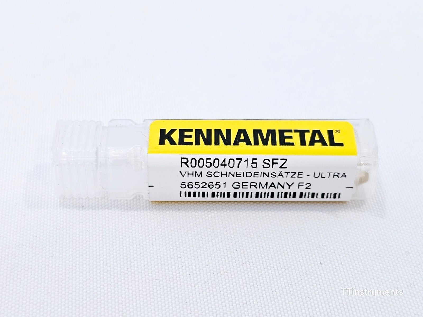 Kennametal R005040715 SFZ VHM Schneideinsätze Ultra threading insert in plastic vial, label close-up