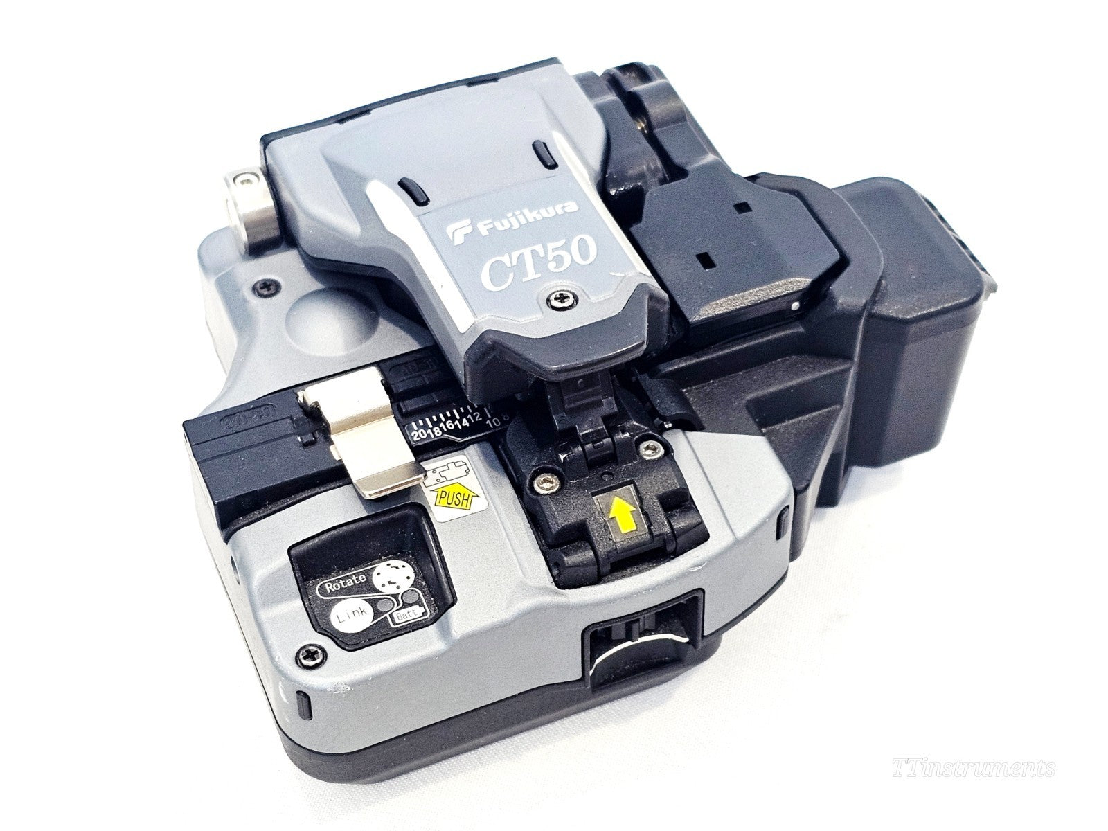 Fujikura 62S+ fusion splicer accessories and carry case included with unit