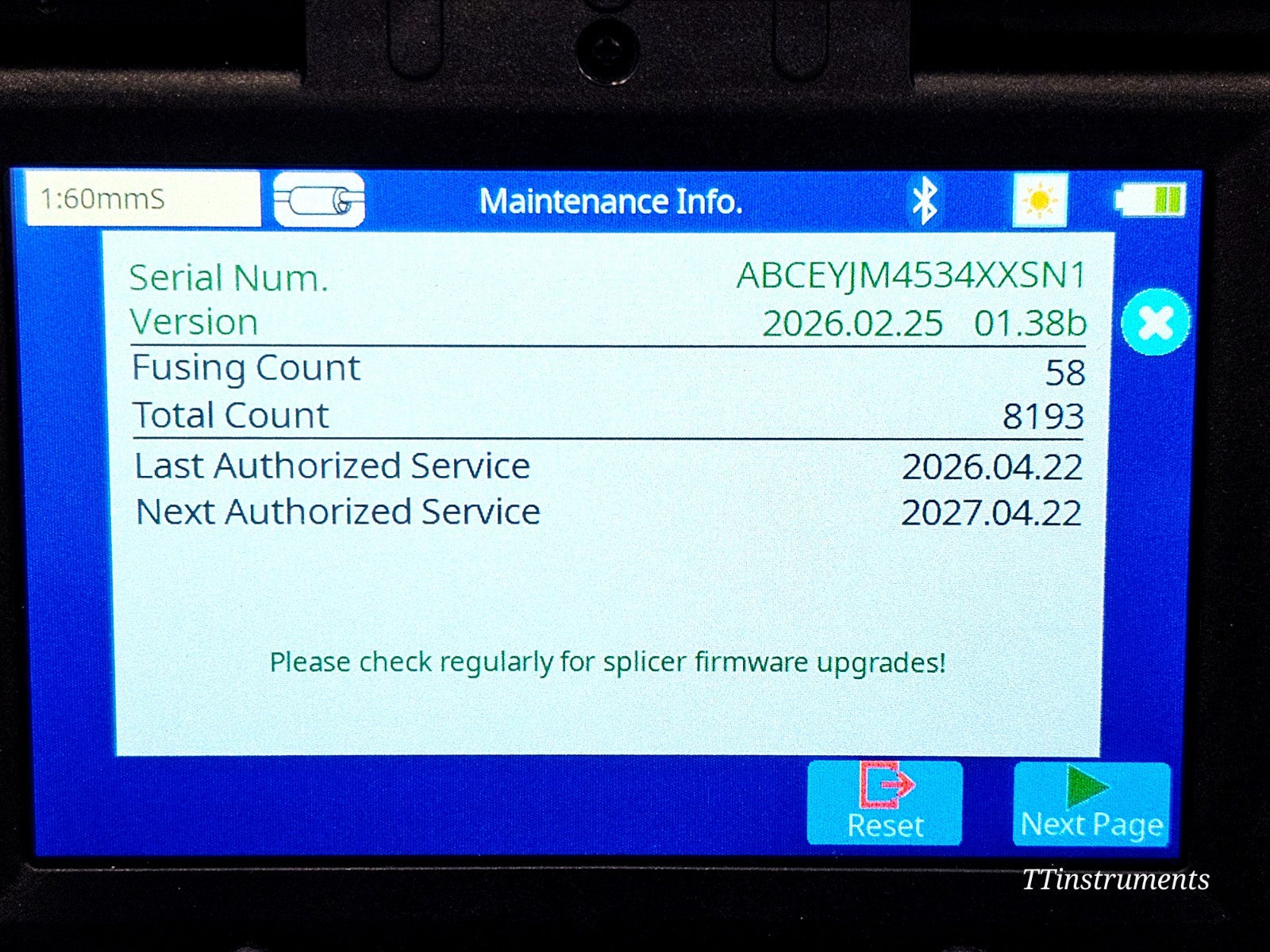 Fujikura 90S fusion splicer LCD screen and keypad close-up detail