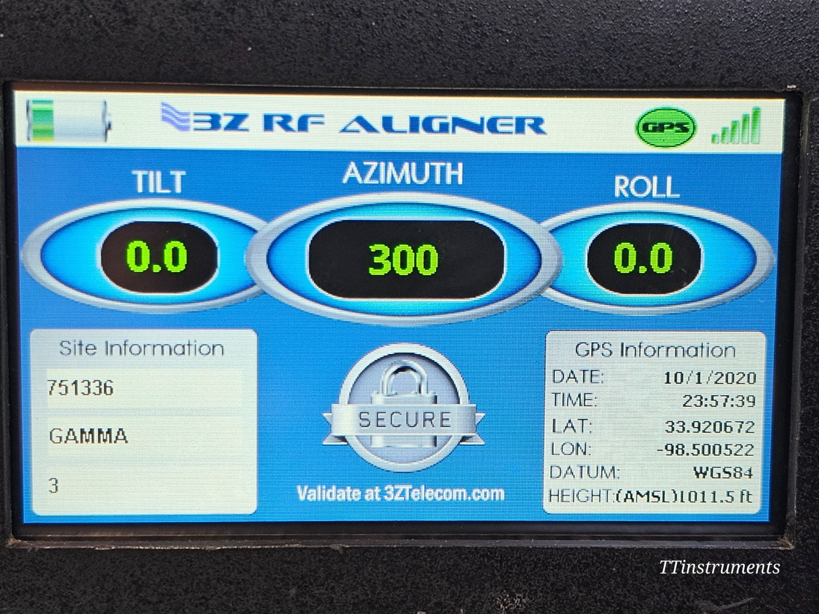 Viavi 3Z RF Vision RFA-1000 unit placed next to carry case for size reference