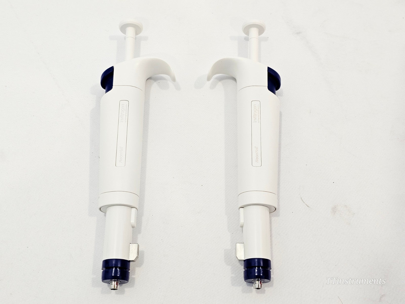 Thermo Fisher Invitrogen NeonNxT NEON18 Electroportation System MFG 2024