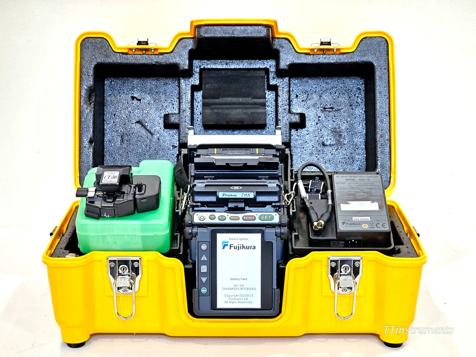 Serviced Fujikura 70S Fiber Optic Fusion Splicer SM MM ARC 32987 CT-30 Cleaver