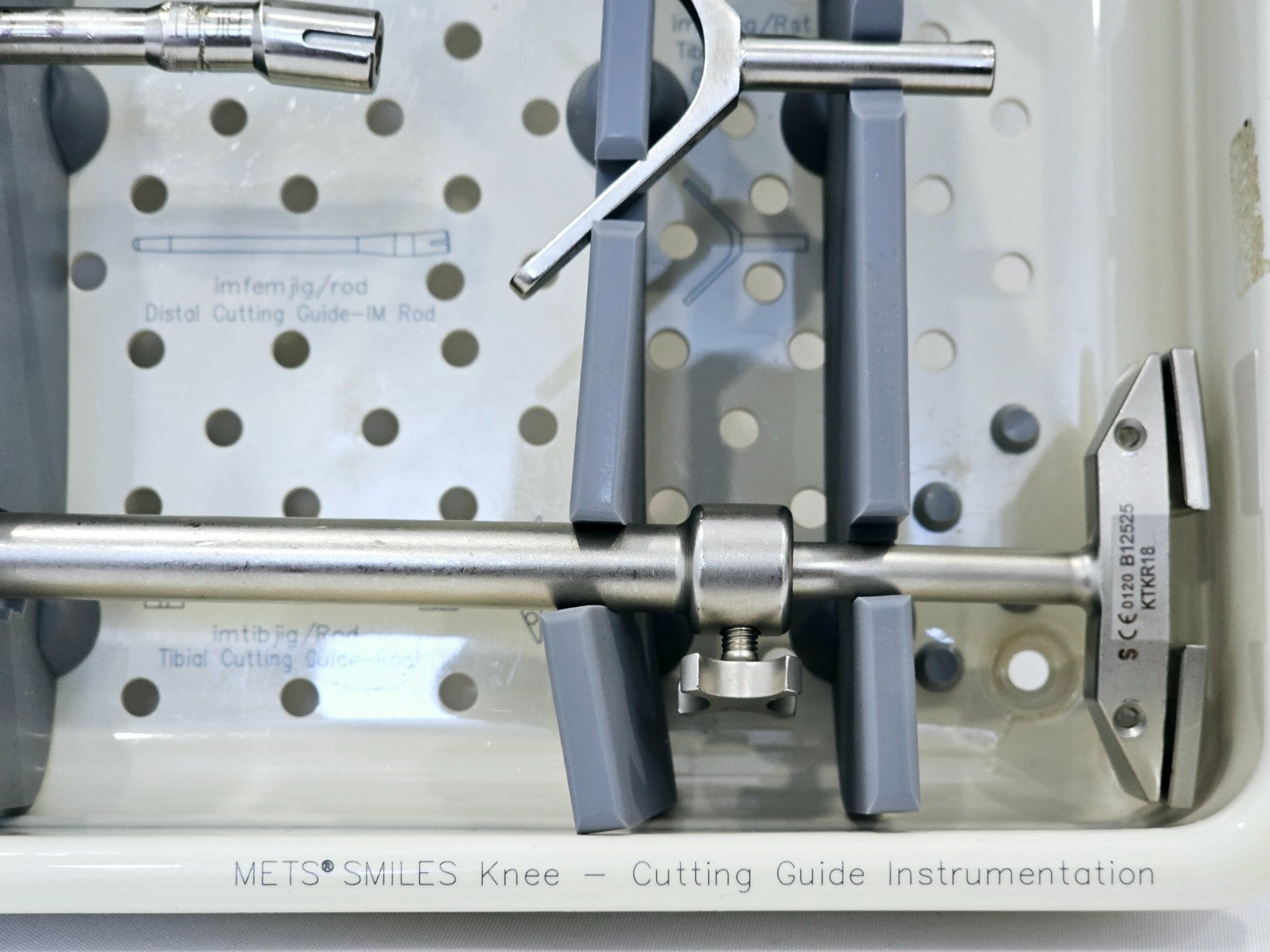 Tibial cutting guide foot, IM tibial rod, and alignment components from Stanmore METS Smiles set