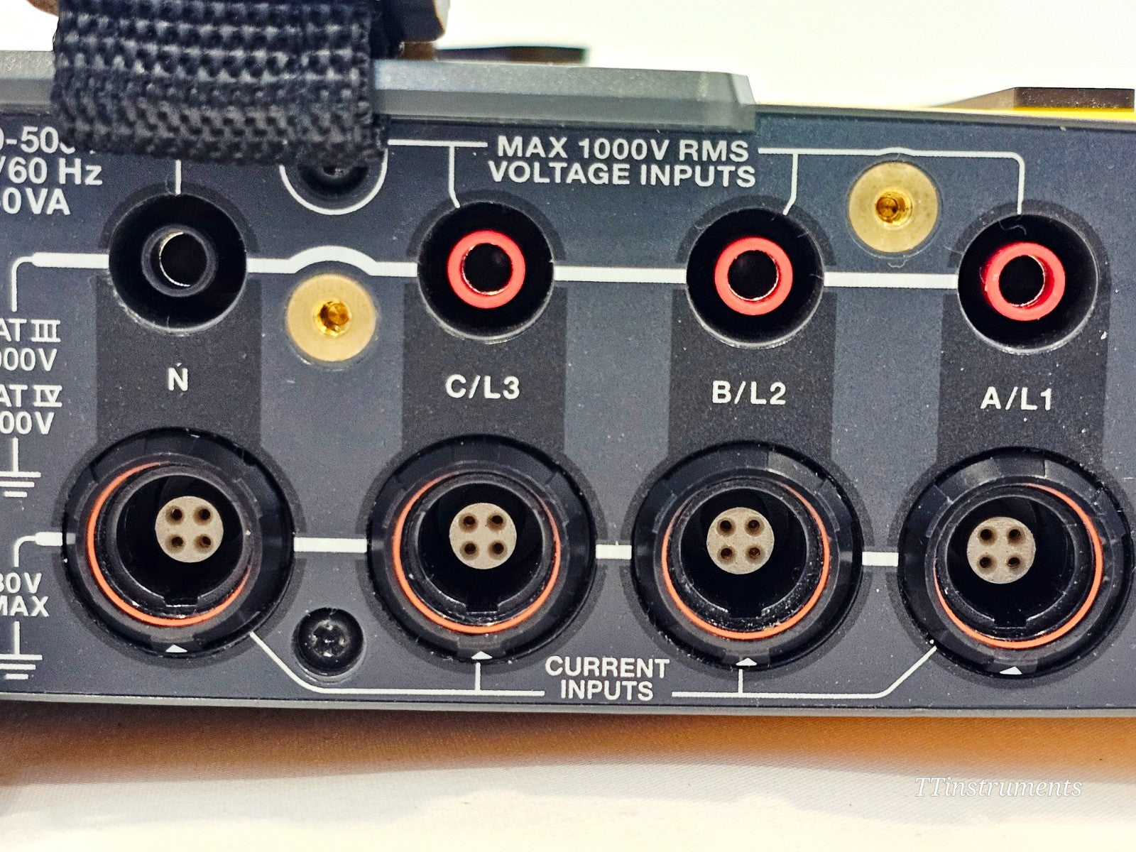 Fluke 1748 analyser cosmetic condition showing unit body detail