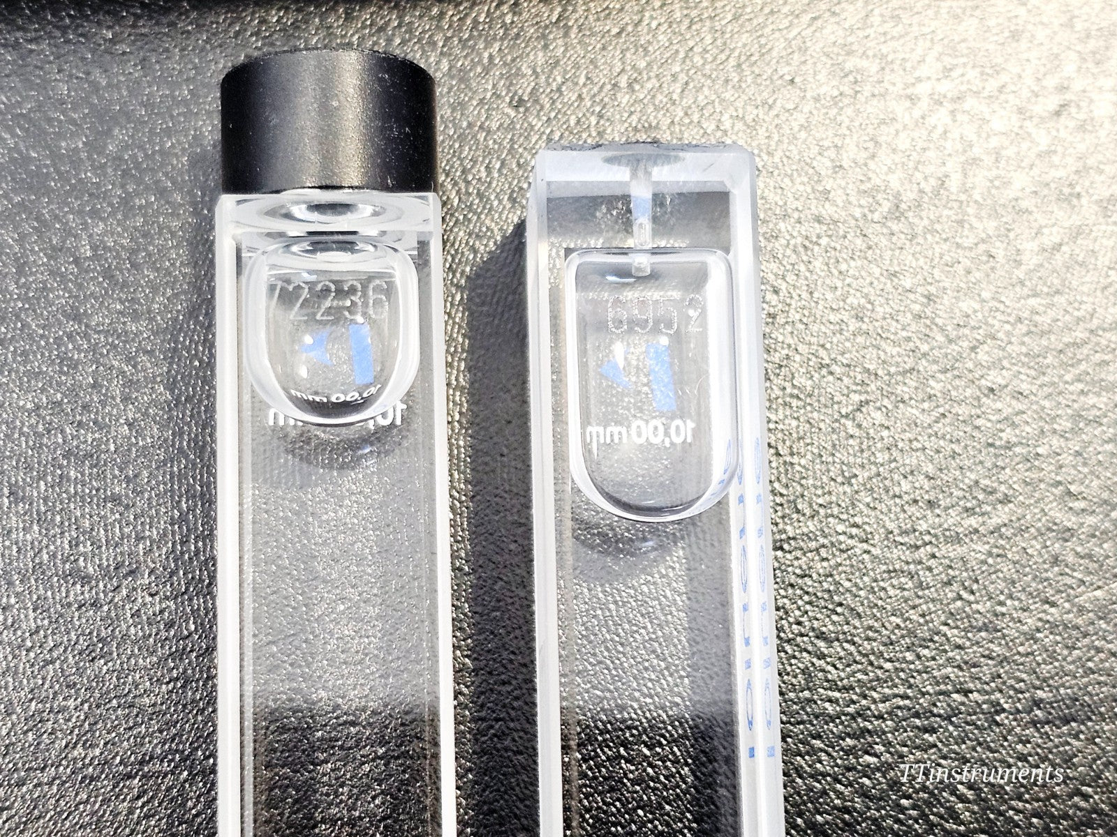 PerkinElmer B050-7805 used spectrophotometer cosmetic condition detail view