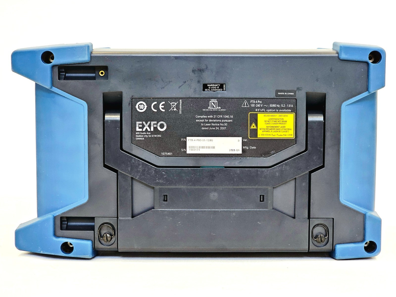 EXFO FTB-4 portable test mainframe display screen close-up