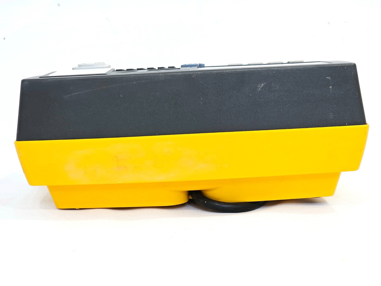 Fluke 6500-2 PAT tester screen showing test results display