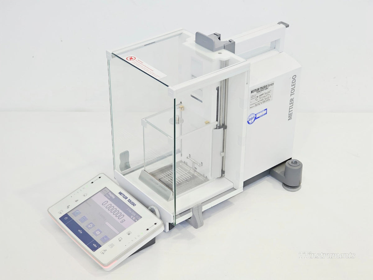 Mettler Toledo laboratory scale rear panel and connectivity ports