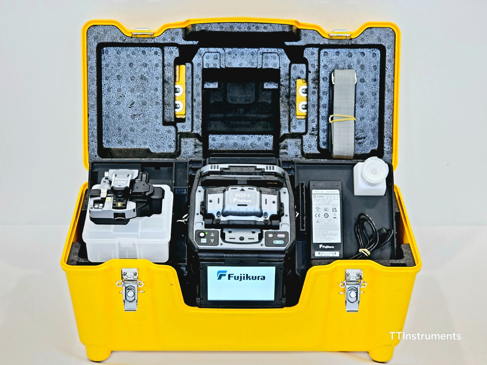 Calibrated Fujikura 90S+ Core Alignment Fusion Splicer + CT-50 Cleaver ARC 2282
