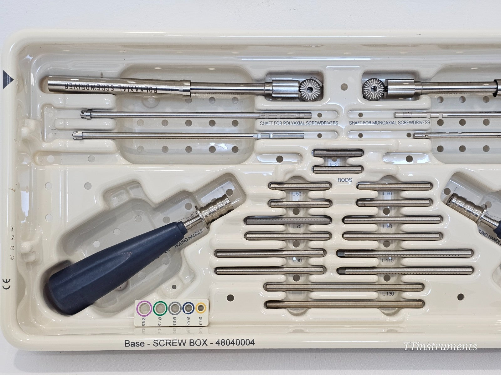 Stryker XIA Base Screw Box 48040004 angled view — rods L50–L130mm, two round-handle screwdrivers, colour-coded diameter key