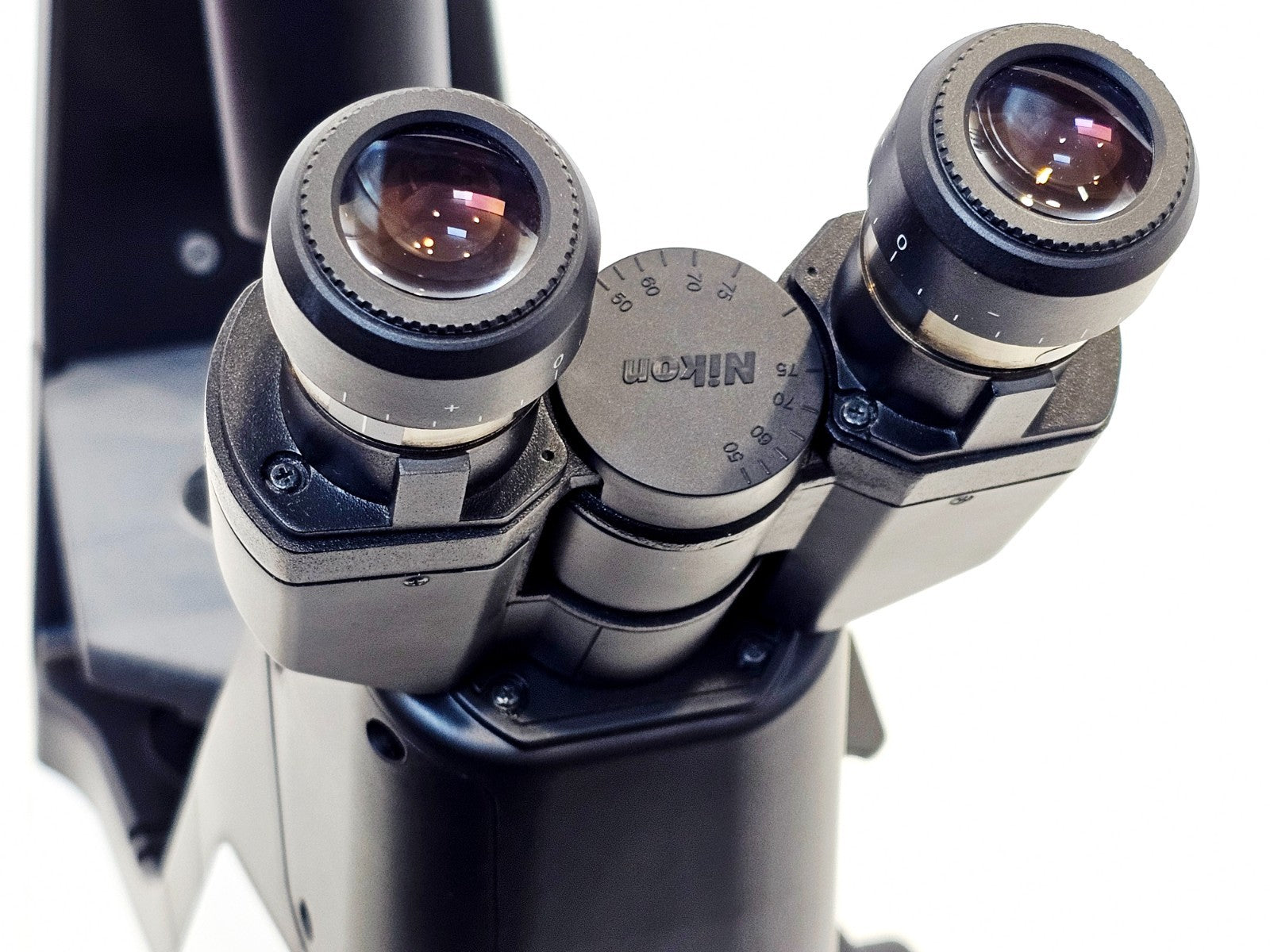 Nikon Eclipse microscope mechanical stage and specimen holder detail