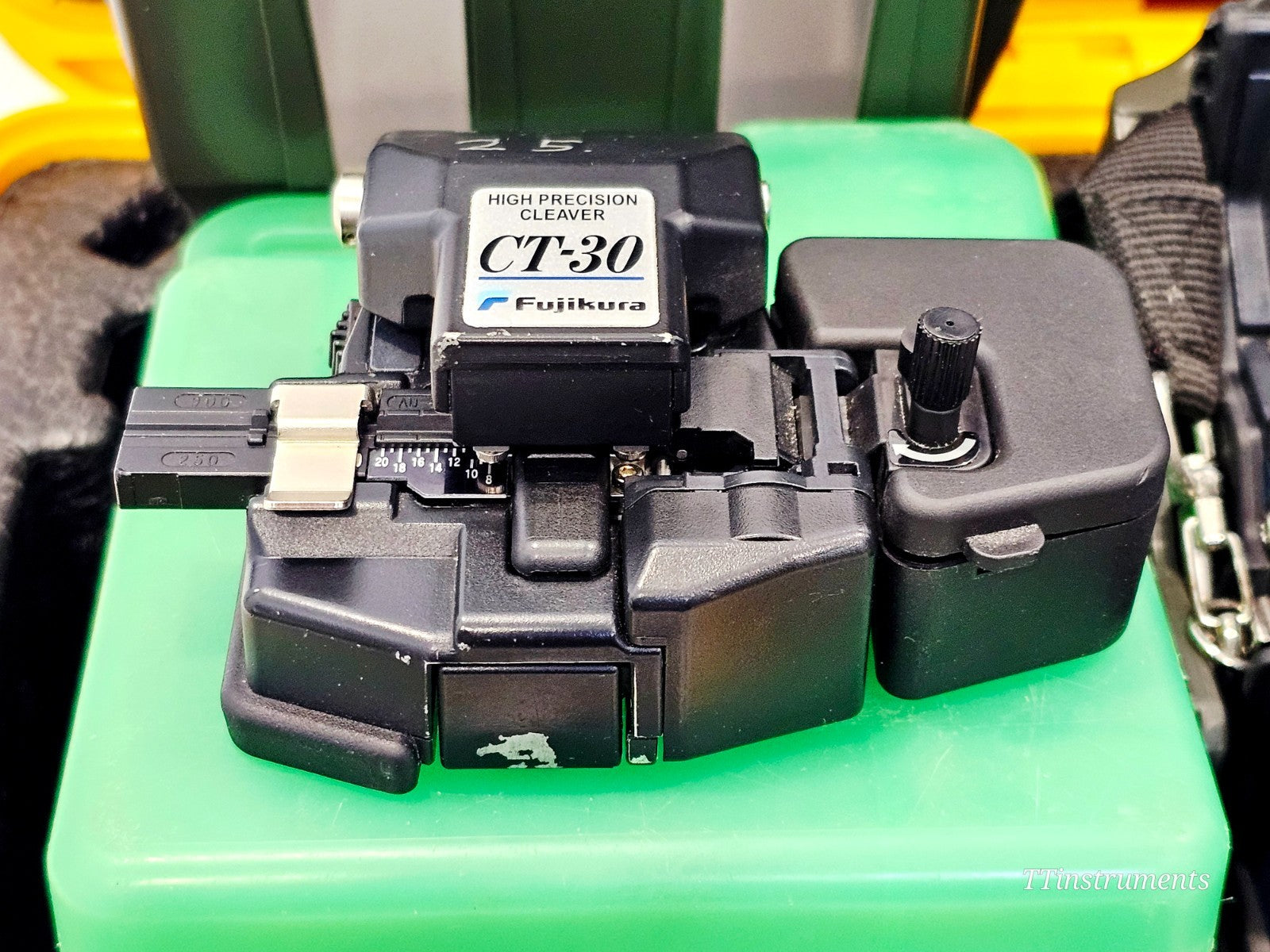 Serviced Fujikura 70S Fiber Optic Fusion Splicer SM MM ARC 9081 CT-30 Cleaver