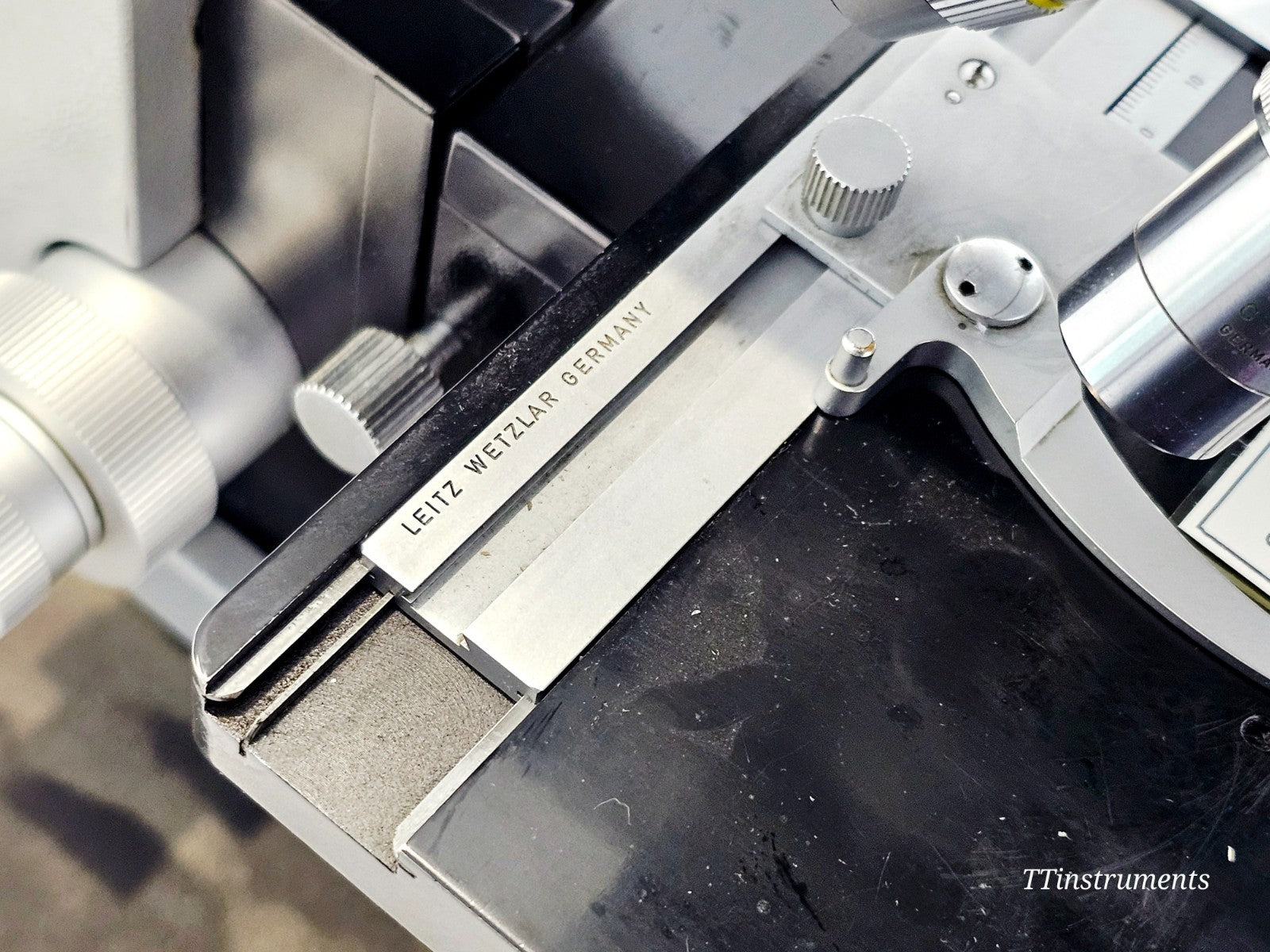 Leitz Orthoplan Compound Microscope with 6x Objectives & Illuminator