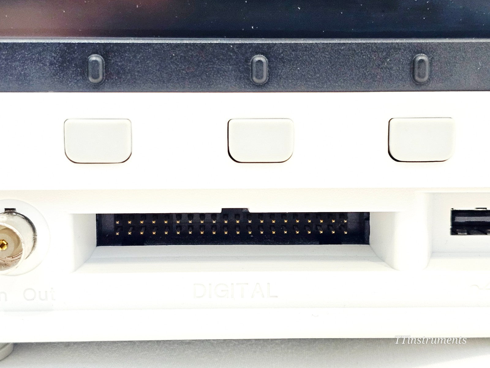 Keysight DSOX2014A InfiniiVision 4CH 100MHz Digital Oscilloscope + 4x N2863B11