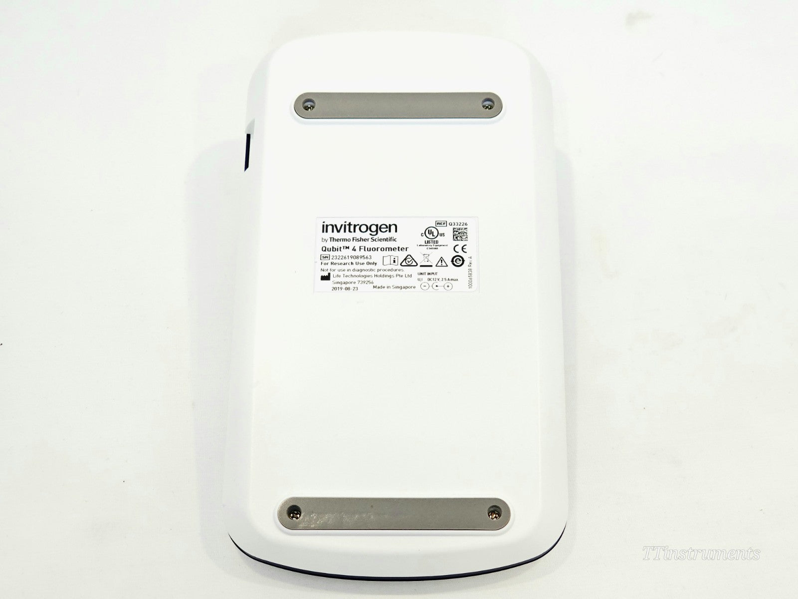 Invitrogen Qubit 4 Fluorometer Q33226 | TT Instruments