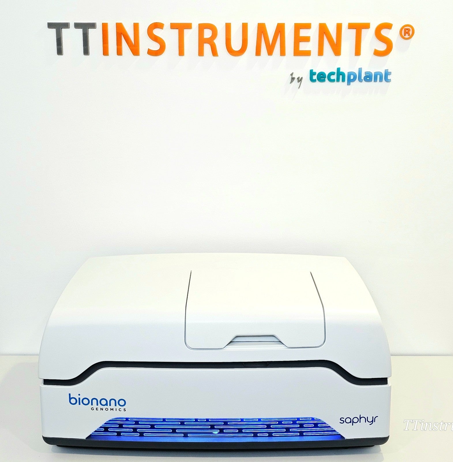 Bionano Saphyr used optical genome mapping genetic analyser system front view