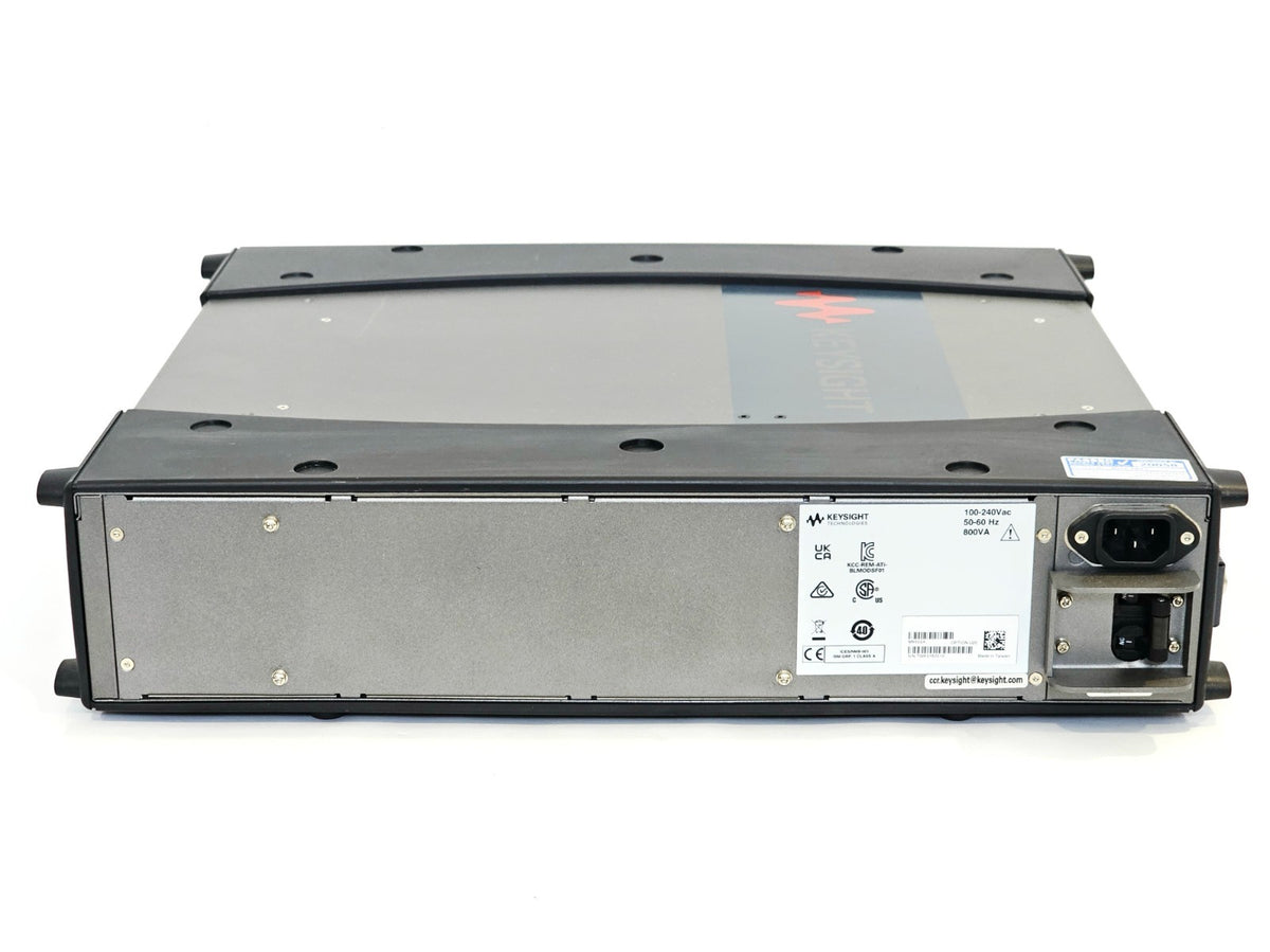 Keysight M9502A with M8195A Arbitrary Waveform Generator 65 GSa/s 4-channel4
