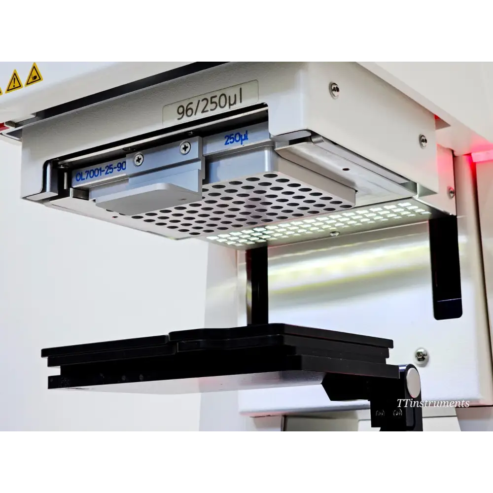 CyBio SELMA underside of 96/250µl pipetting head showing 96-well array and OL7001-25-90 dispensing head installed
