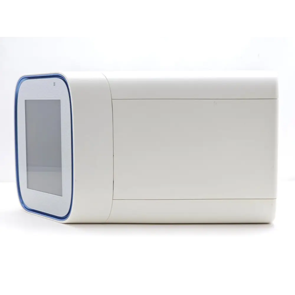 QuantStudio 5 Dx instrument close-up of 96-well 0.2 mL block with heated motorised lid