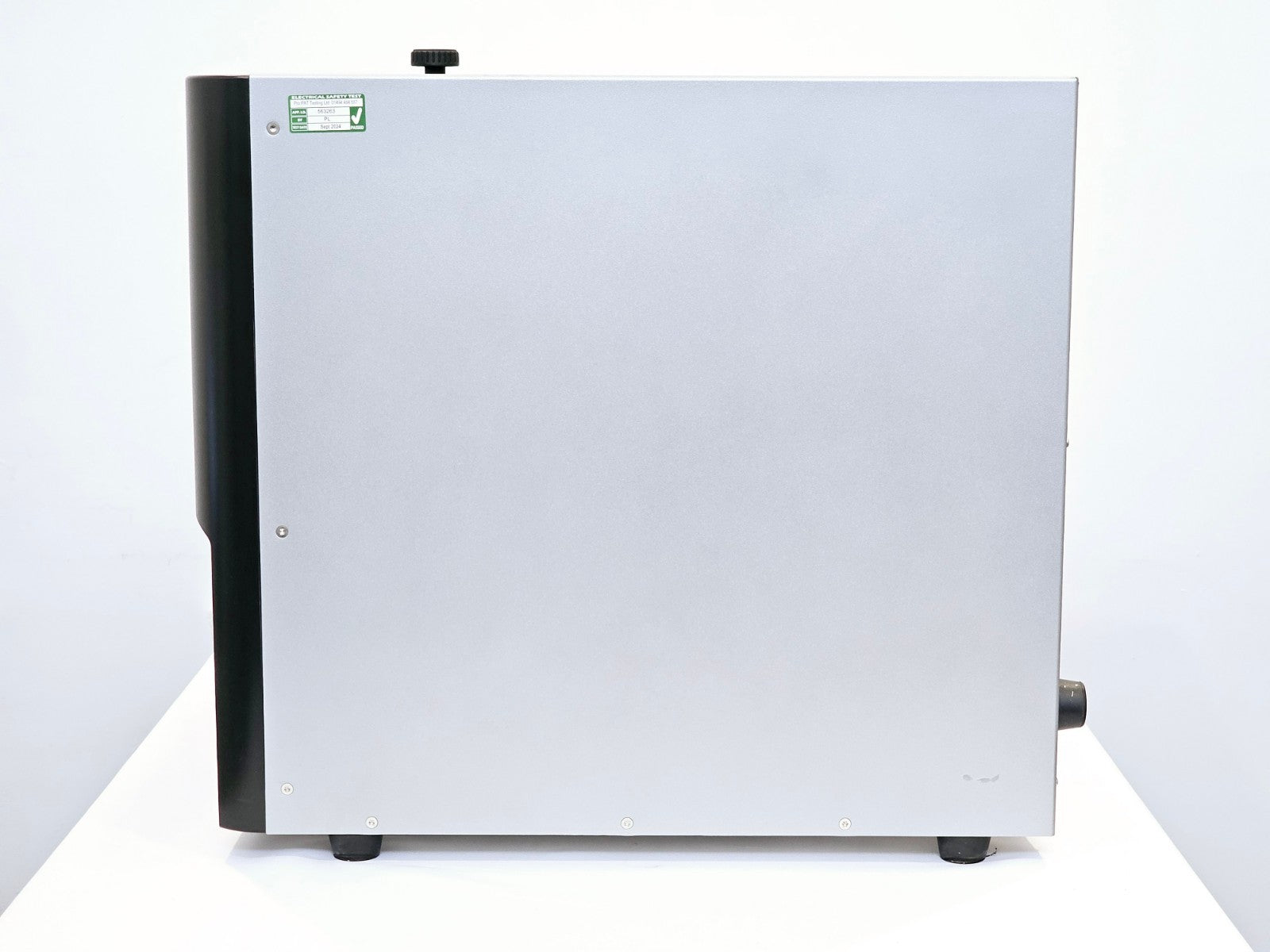 Applied Biosystems QuantStudio Absolute Q Digital PCR System Laptop and Software