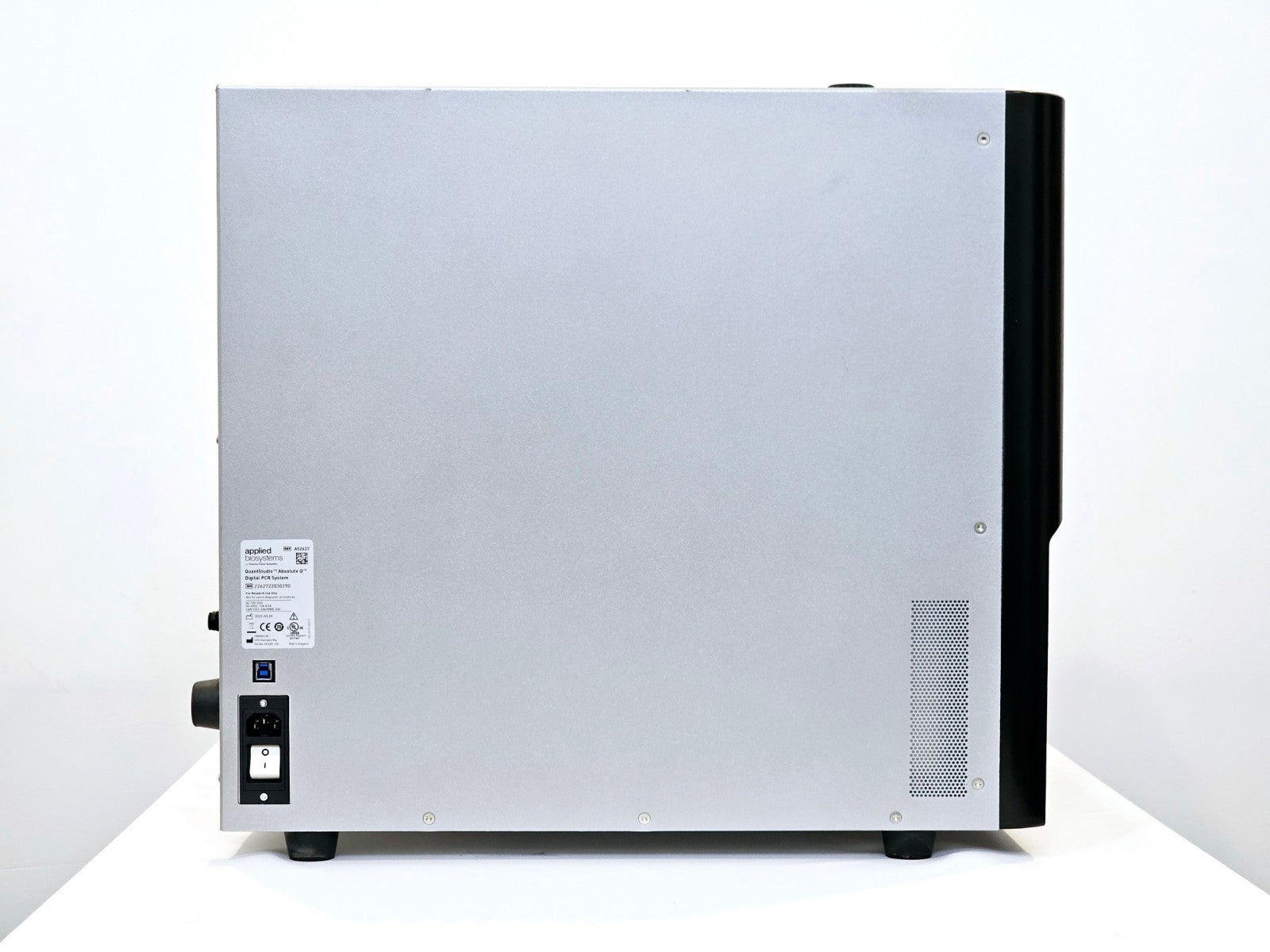 Applied Biosystems QuantStudio Absolute Q Digital PCR System Laptop and Software