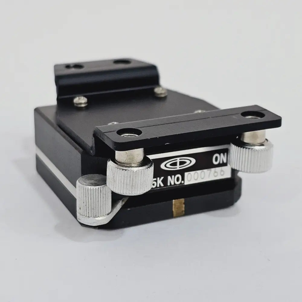 BM-45K lever-type magnet stand top view showing M6 and M16P1 centre tapped holes