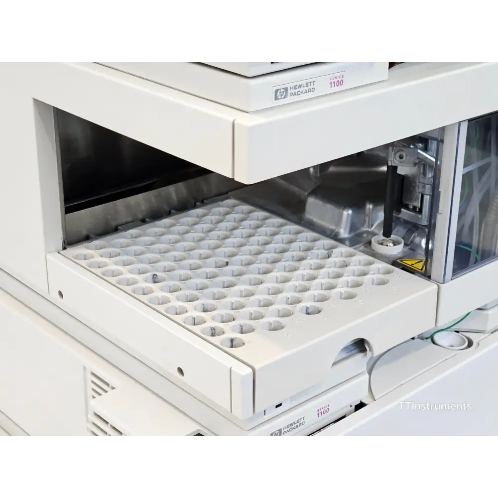 CAN bus cable connections between modules on Agilent 1100 Series HPLC stack