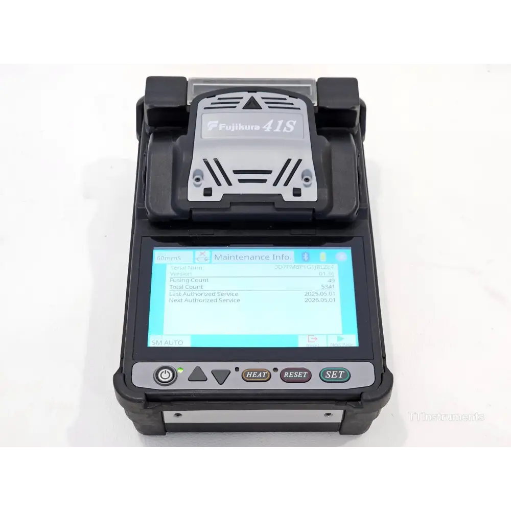 Fujikura 41S fusion splicer with CT-50 high precision fibre cleaver and AD50 guide plate shown alongside hard carrying case