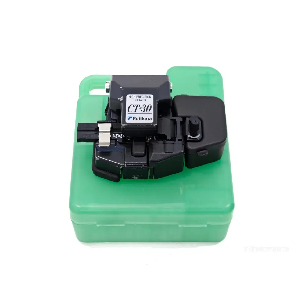 Fujikura FSM-70S fusion splicer kit with CT-30 cleaver, BTR-09 battery, AC adapter, and hard carrying case